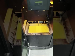 Digitale CAD-CAM-Fräsen mit Schichtzirkonie-Brücke